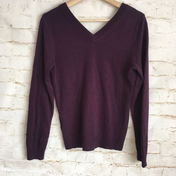 Modcloth V-Neck Pullover Sweater - Picture 3 of 6
